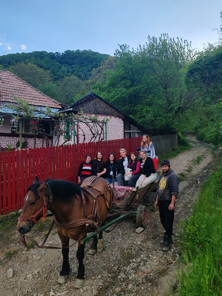 Femei puternice, comunități unite - comunitatea din Ținutul Buzăului